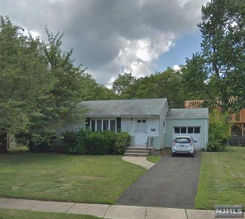 623 West Dr, Paramus, NJ 07652 photo 1