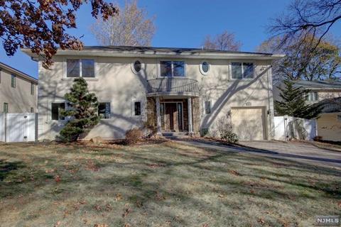 237 Concord Dr, Paramus, NJ 07652 photo 1