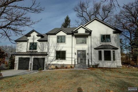 99 Circle Dr, Paramus, NJ 07652 photo 1