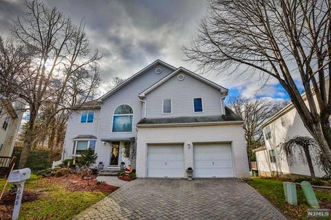 688 Seagull Dr, Paramus, NJ 07652 photo 1
