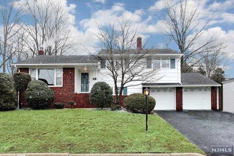 30 Stuart Pl, Oradell, NJ 07649 photo 1