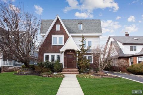 1306 Dickerson Rd, Teaneck, NJ 07666 photo 1