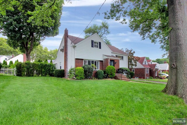 193 Intervale Rd, Teaneck, NJ 07666 photo 1