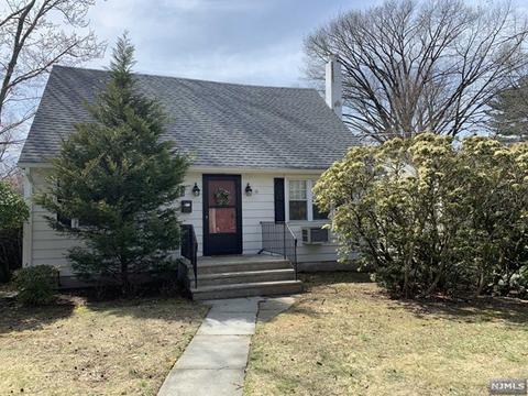 209 Catalpa Ave, Hackensack, NJ 07601 photo 1