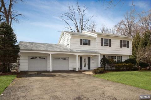 471 Tulane Ct, Paramus, NJ 07652 photo 1
