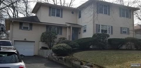 242 Diane Pl, Paramus, NJ 07652 photo 1