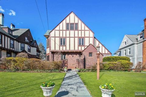 284 Clinton Pl, Hackensack, NJ 07601 photo 1