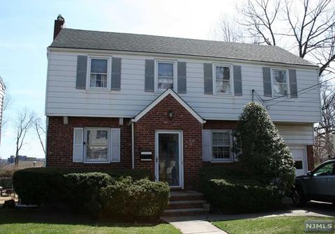 359 Whitelaw Pl Teaneck Nj 07666 Mls 1915977 Movoto Com