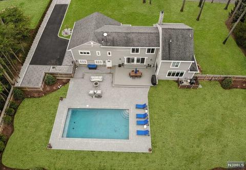 10 Everett Rd, Demarest, NJ 07627 photo 1