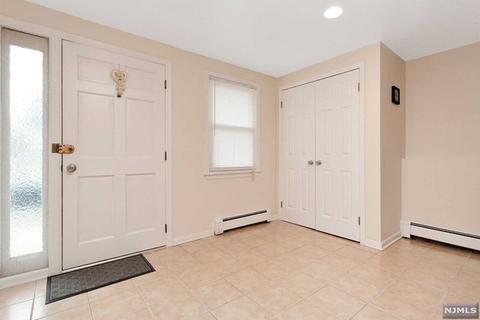91 Cedar St, Cresskill, NJ 07626 photo 1
