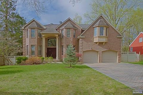325 Cooper Pl, Paramus, NJ 07652 photo 1