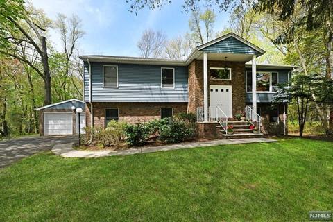 383 Terhune Ave, Paramus, NJ 07652 photo 1