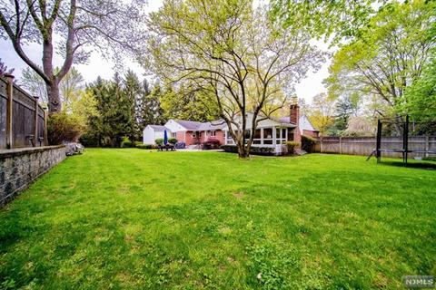 300 County Rd, Demarest, NJ 07627 photo 1