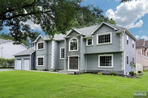 641 Birch Ln, Paramus, NJ 07652 photo 1