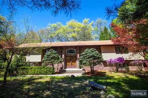 35 Cherrywood Dr, Wayne, NJ 07470 photo 1