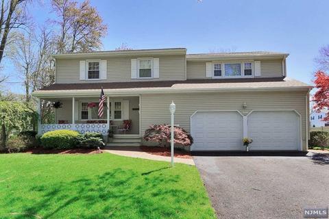 546 Redwood Rd, Paramus, NJ 07652 photo 1