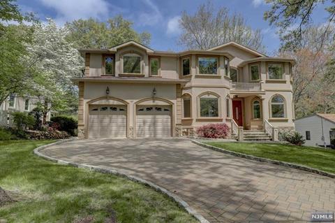 187 Concord Dr, Paramus, NJ 07652 photo 1