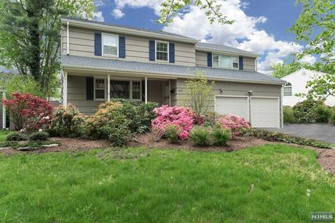 210 Taylor Rd, Paramus, NJ 07652 photo 1