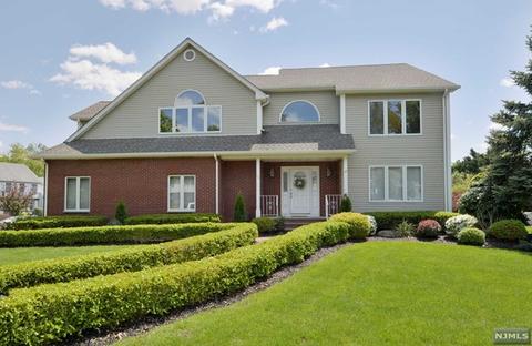 62 Oak Hill Dr, Wayne, NJ 07470 photo 1