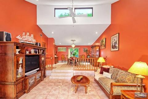 237 Jefferson Ave, River Edge, NJ 07661 photo 1