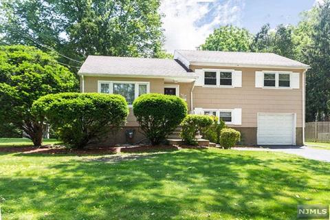 412 Abbott Rd, Paramus, NJ 07652 photo 1
