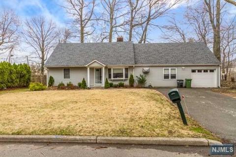 166 Brookfield Ave, Paramus, NJ 07652 photo 1