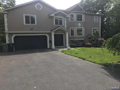 363 Valley View Ave, Paramus, NJ 07652 photo 1