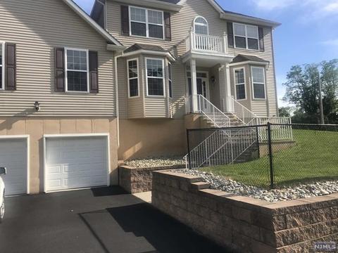 2 Farm View Ct, Wayne, NJ 07470 photo 1