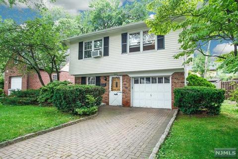 246 Pine St, Teaneck, NJ 07666 photo 1