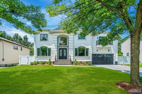 357 S Terhune Ave, Paramus, NJ 07652 photo 1