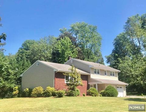 2 Wright Pl, Cresskill, NJ 07626 photo 1