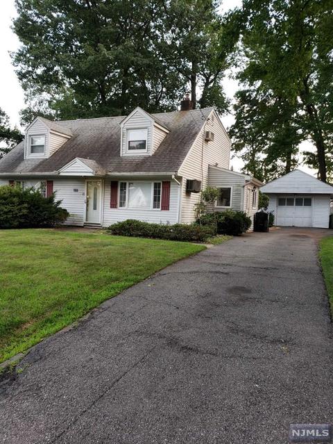188 Brookfield Ave, Paramus, NJ 07652 photo 1