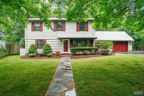 142 Brookfield Ave, Paramus, NJ 07652 photo 1