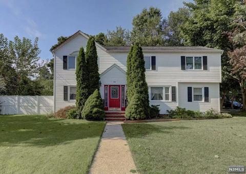 84 Legion Pl, Paramus, NJ 07652 photo 1