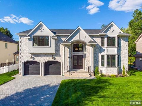 185 Lawrence Dr, Paramus, NJ 07652 photo 1