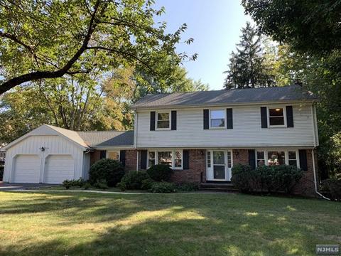 276 Iris Ct, Paramus, NJ 07652 photo 1