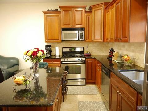 308 Hamilton Pl #8, Hackensack, NJ 07601 photo 1