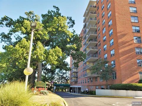 301 Beech St #6DD, Hackensack, NJ 07601 photo 1