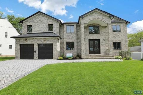 165 Timothy Pl, Paramus, NJ 07652 photo 1