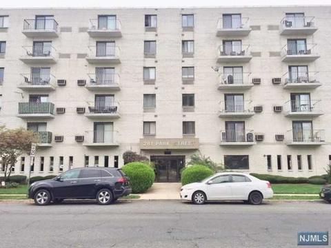 281 Park St #4D, Hackensack, NJ 07601 photo 1