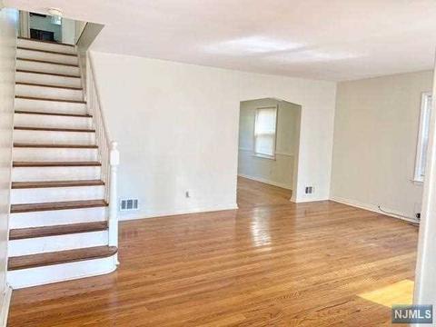 587 Beverly Rd, Teaneck, NJ 07666 photo 1