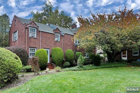 927 River Rd, Teaneck, NJ 07666 photo 1