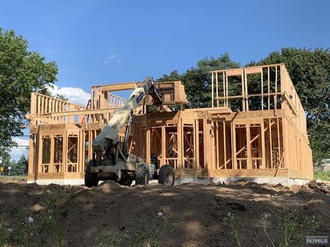 693 Roosevelt Blvd, Paramus, NJ 07652 photo 1