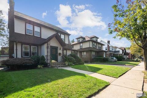 192 Grayson Pl, Teaneck, NJ 07666 photo 1