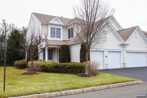 42 Mulberry Ct, Paramus, NJ 07652 photo 1