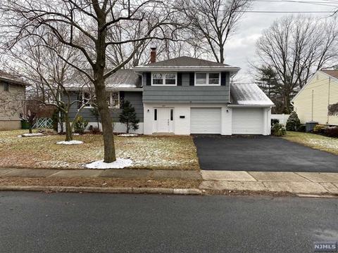 383 Elmwood Dr, Paramus, NJ 07652 photo 1
