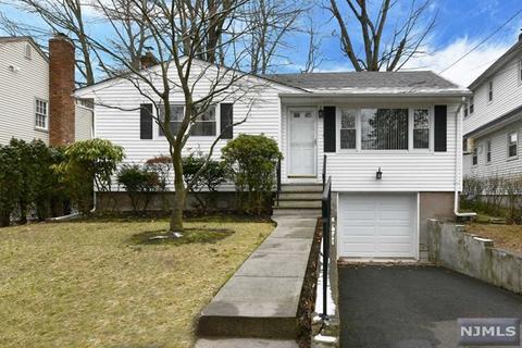 523 Spring Valley Rd, Paramus, NJ 07652 photo 1