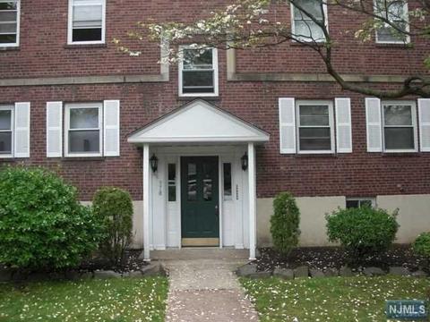 978 Main St #D3, Hackensack, NJ 07601 photo 1