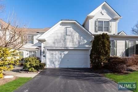 36 Thistle Dr, Paramus, NJ 07652 photo 1