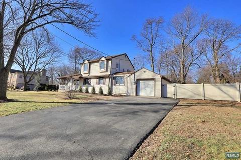 375 Bullard Ave, Paramus, NJ 07652 photo 1
